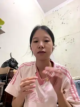 meomeo2k6 online show from 10/17/25, 07:33