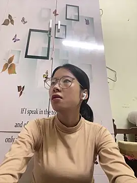 meomeo2k6 online show from 11/11/25, 01:50