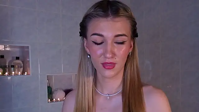 Snapshot of BeatrixGummer chatting on 10/27/25, 08:32 BeatrixGummer online show from 10/27/25, 08:32