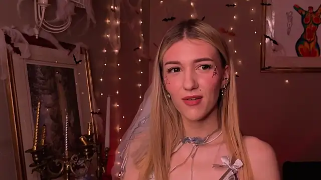 Snapshot of BeatrixGummer chatting on 10/30/25, 08:50 BeatrixGummer online show from 10/30/25, 08:50