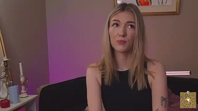 Snapshot of BeatrixGummer chatting on 10/21/25, 08:19 BeatrixGummer online show from 10/21/25, 08:19