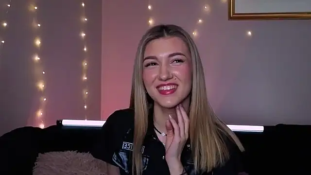 Snapshot of BeatrixGummer chatting on 11/27/25, 08:20 BeatrixGummer online show from 11/27/25, 08:20