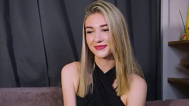 Snapshot of BeatrixGummer chatting on 09/19/25, 08:24 BeatrixGummer online show from 09/19/25, 08:24