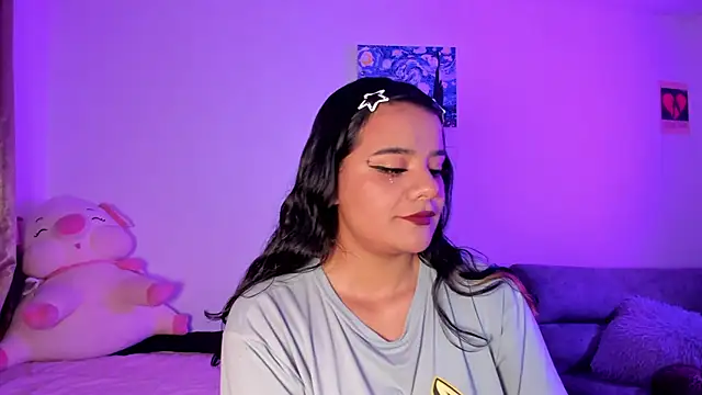 Snapshot of Shophie_thoopson chatting on 02/24/26, 02:12 Shophie thoopson online show from 02/24/26, 02:12