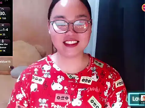 Snapshot of _Lylia chatting on 06/11/26, 10:18 Lylia online show from 06/11/26, 10:18