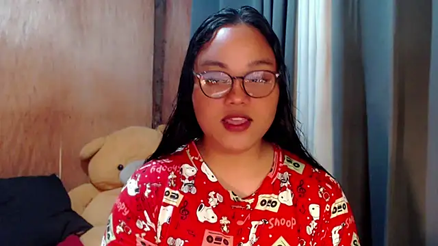 Snapshot of _Lylia chatting on 10/06/25, 09:48 Lylia online show from 10/06/25, 09:48