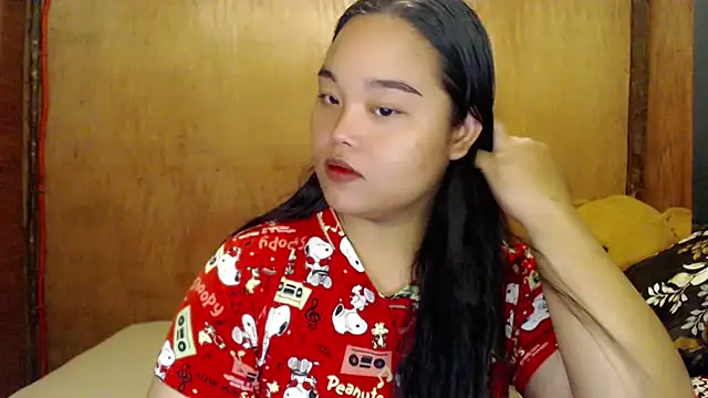 Snapshot of _Lylia chatting on 11/10/25, 05:40 Lylia online show from 11/10/25, 05:40