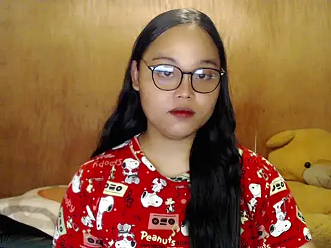 Snapshot of _Lylia chatting on 10/31/25, 09:22 Lylia online show from 10/31/25, 09:22