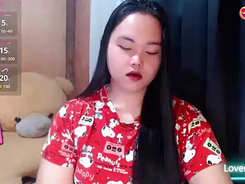 Snapshot of _Lylia chatting on 06/25/26, 10:04 Lylia online show from 06/25/26, 10:04