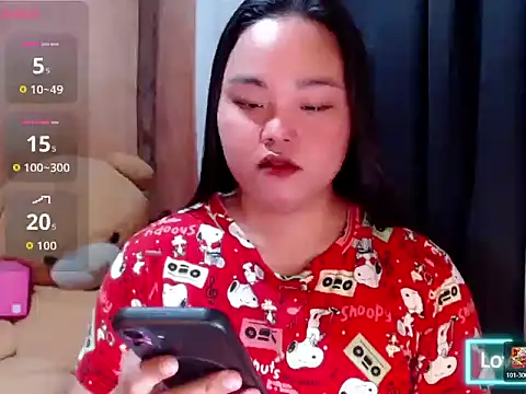 Snapshot of _Lylia chatting on 07/17/26, 10:12 Lylia online show from 07/17/26, 10:12