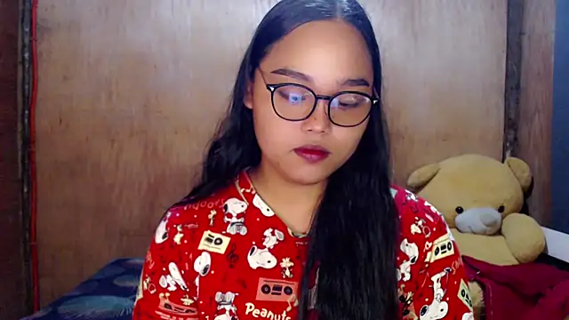 Snapshot of _Lylia chatting on 10/08/25, 12:56 Lylia online show from 10/08/25, 12:56