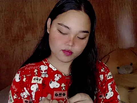 Snapshot of _Lylia chatting on 09/17/25, 05:31 Lylia online show from 09/17/25, 05:31