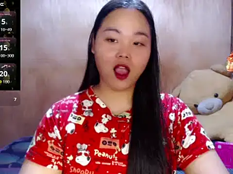 Snapshot of _Lylia chatting on 06/04/26, 01:38 Lylia online show from 06/04/26, 01:38