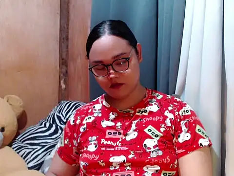  Lylia online show from 12/21/25, 06:37