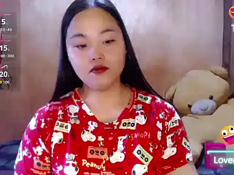 Snapshot of _Lylia chatting on 06/05/26, 01:54 Lylia online show from 06/05/26, 01:54