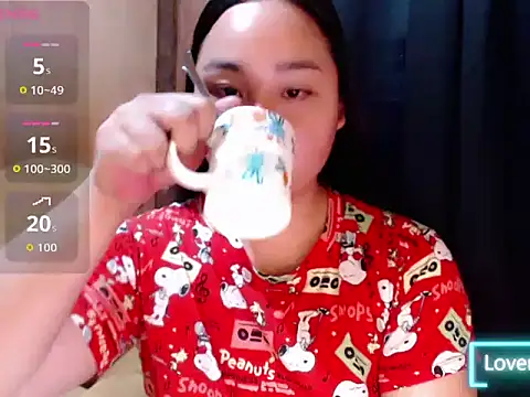 Snapshot of _Lylia chatting on 07/15/26, 02:51 Lylia online show from 07/15/26, 02:51
