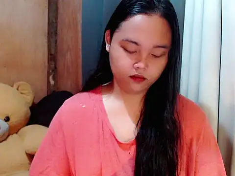  Lylia online show from 11/29/25, 09:48