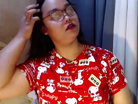  Lylia online show from 11/17/25, 10:14