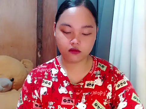  Lylia online show from 11/28/25, 02:56