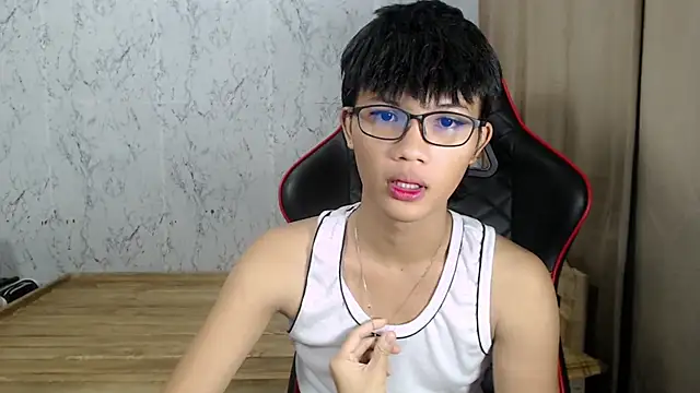 Snapshot of sweet_bonansa chatting on 09/14/25, 04:57 sweet bonansa online show from 09/14/25, 04:57