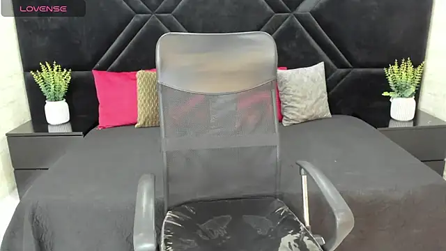 Dantzel  online show from 02/06/26, 07:54