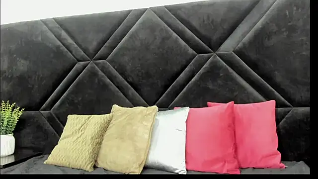 Dantzel  online show from 03/28/26, 07:26