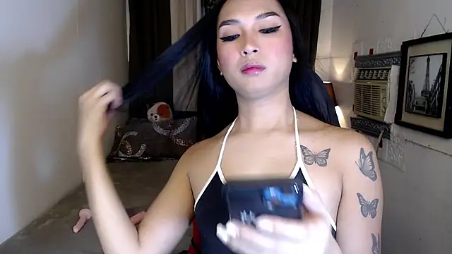 Snapshot of Goddess_Isabel chatting on 10/13/25, 09:49 Goddess Isabel online show from 10/13/25, 09:49