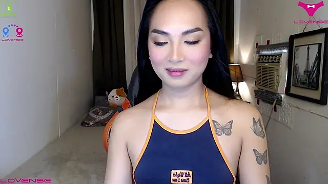 Snapshot of Goddess_Isabel chatting on 11/17/25, 02:04 Goddess Isabel online show from 11/17/25, 02:04