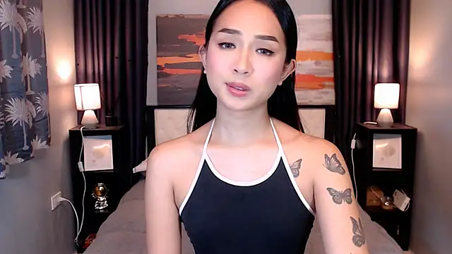 Snapshot of Goddess_Isabel chatting on 12/14/25, 01:06 Goddess Isabel online show from 12/14/25, 01:06