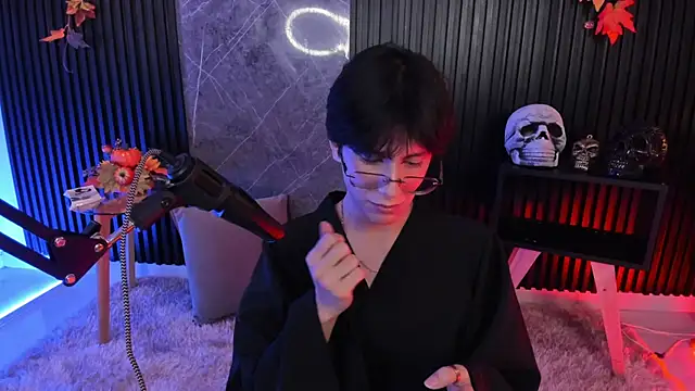 luixdust  online show from 10/23/25, 03:38