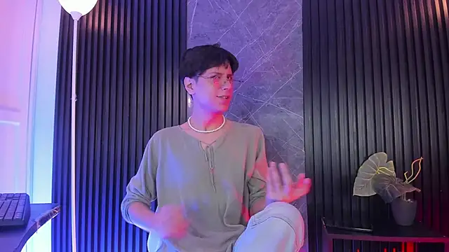 luixdust  online show from 11/29/25, 04:34