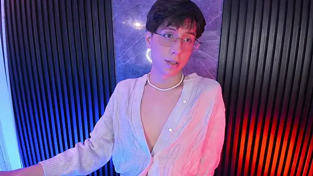 luixdust  online show from 12/04/25, 05:39