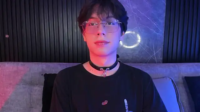 luixdust  online show from 10/29/25, 05:28