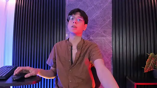 luixdust  online show from 11/30/25, 05:41