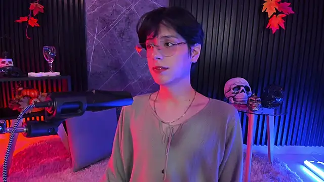 luixdust  online show from 10/22/25, 04:01