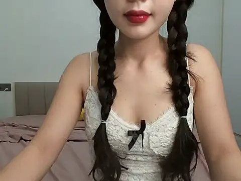 Lucie-Sexy2k online show from 06/17/26, 06:57