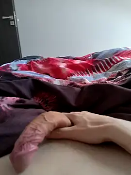 Snapshot of justhubert chatting on 09/12/25, 01:44 justhubert online show from 09/12/25, 01:44