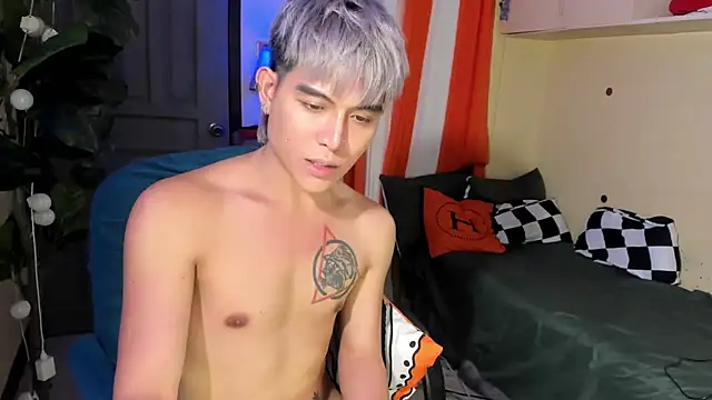 Snapshot of Bentlyfuck chatting on 07/21/26, 11:44 Bentlyfuck online show from 07/21/26, 11:44