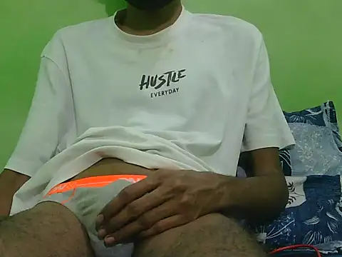 rockyy23boy online show from 12/17/25, 03:44