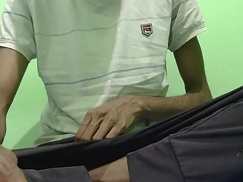 Snapshot of rockyy23boy chatting on 09/19/25, 04:33 rockyy23boy online show from 09/19/25, 04:33