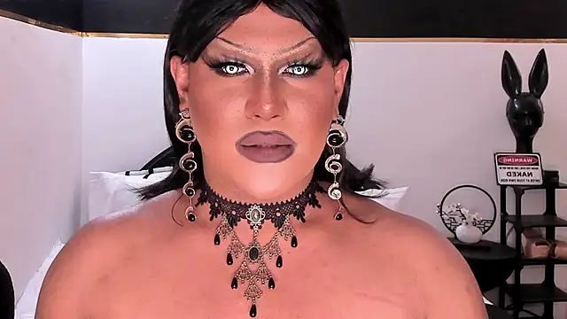 Snapshot of MistressDuhara chatting on 04/19/26, 08:22 MistressDuhara online show from 04/19/26, 08:22