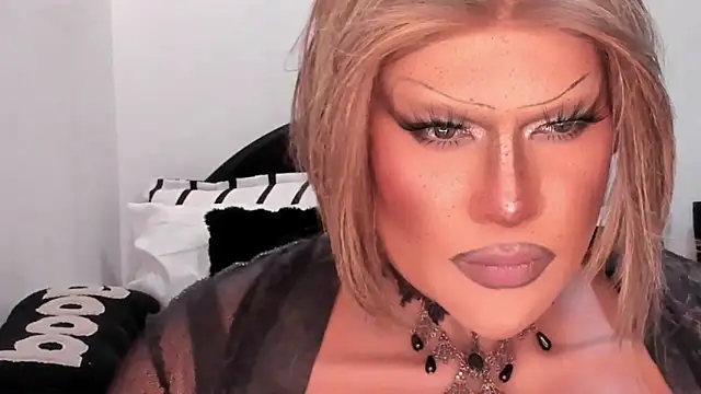 Snapshot of MistressDuhara chatting on 05/17/26, 03:50 MistressDuhara online show from 05/17/26, 03:50