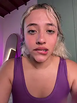 Snapshot of Alexa__Blue chatting on 10/24/25, 02:54 Alexa Blue online show from 10/24/25, 02:54