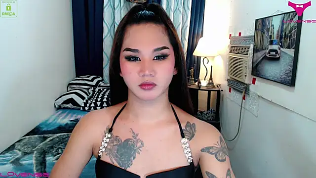 Snapshot of lil_fantacy chatting on 12/17/25, 08:19 lil fantacy online show from 12/17/25, 08:19