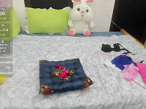 LuckyBabe new01 online show from 09/25/25, 07:09