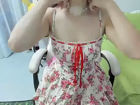 LuckyBabe new01 online show from 05/27/26, 04:58