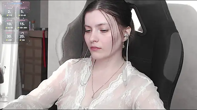 Snapshot of cute_elfy_ chatting on 10/06/25, 02:07 cute elfy online show from 10/06/25, 02:07