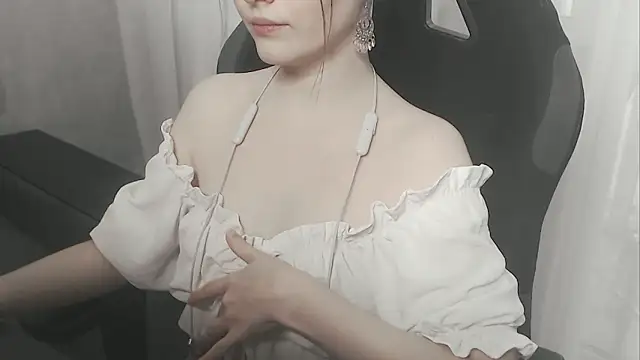 cute elfy  online show from 02/07/26, 02:25