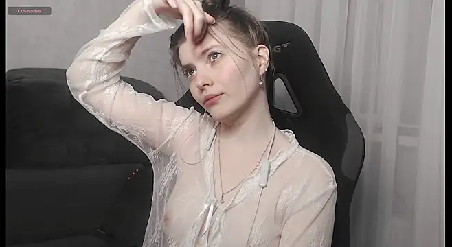 cute elfy  online show from 12/05/25, 02:48