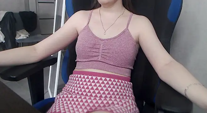 cute elfy  online show from 06/21/26, 01:28